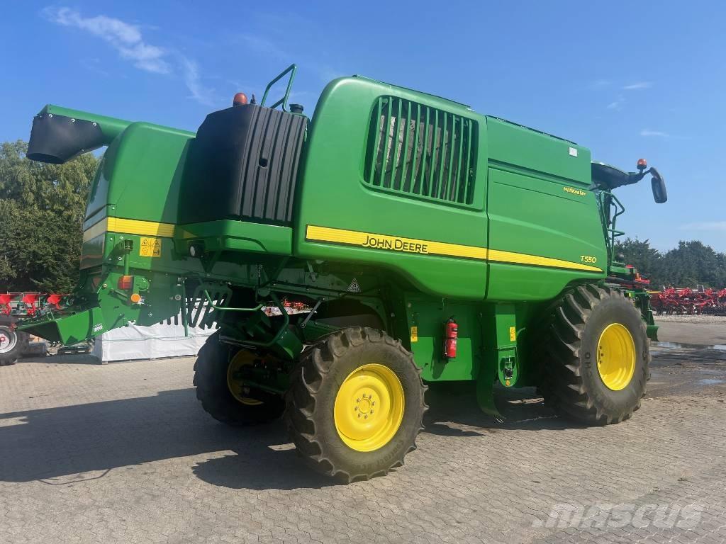 John Deere T 550 Skurtreskere