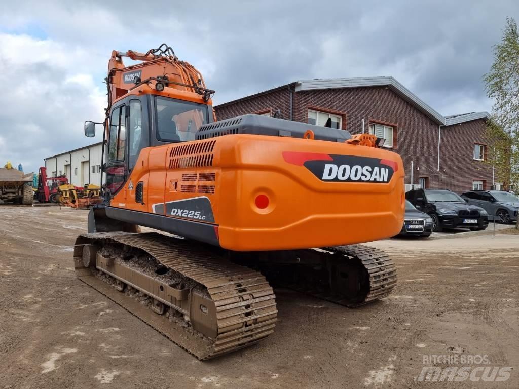 Doosan DX 225 LC-3 Beltegraver