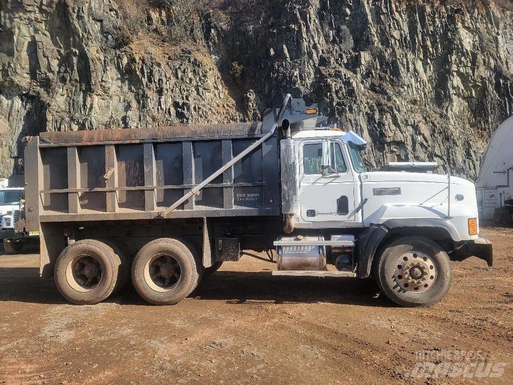 Mack CL 713 Tippbil