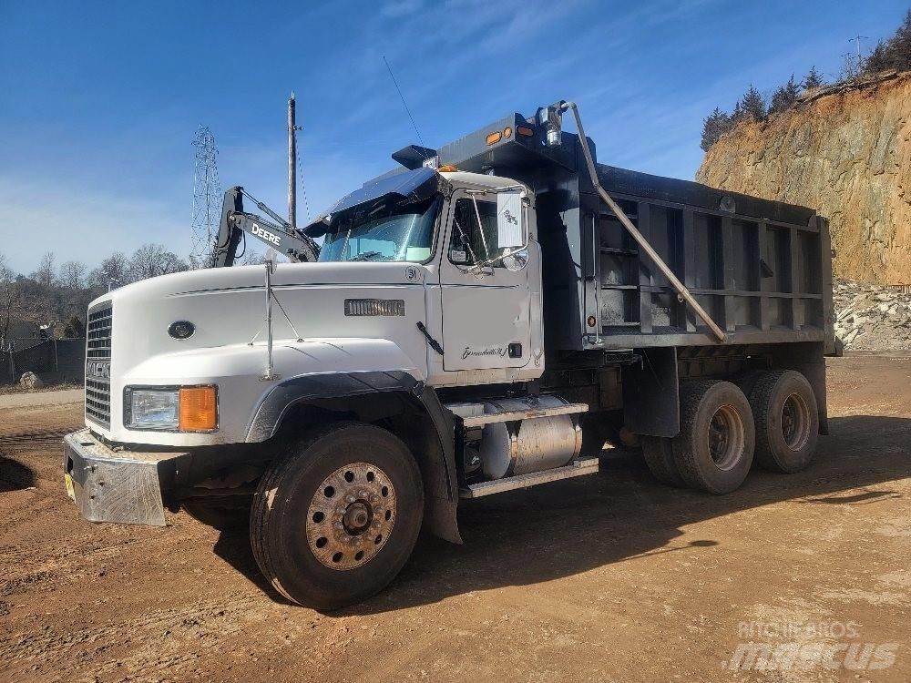 Mack CL 713 Tippbil
