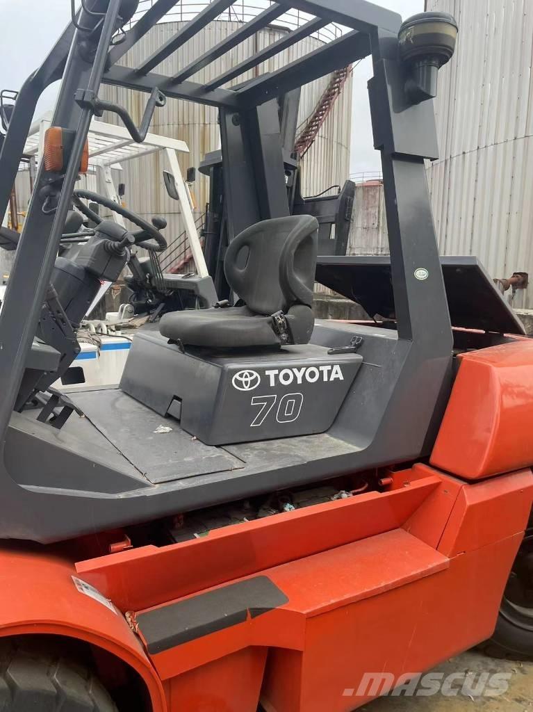 Toyota 7 Ton Diesel Trucker