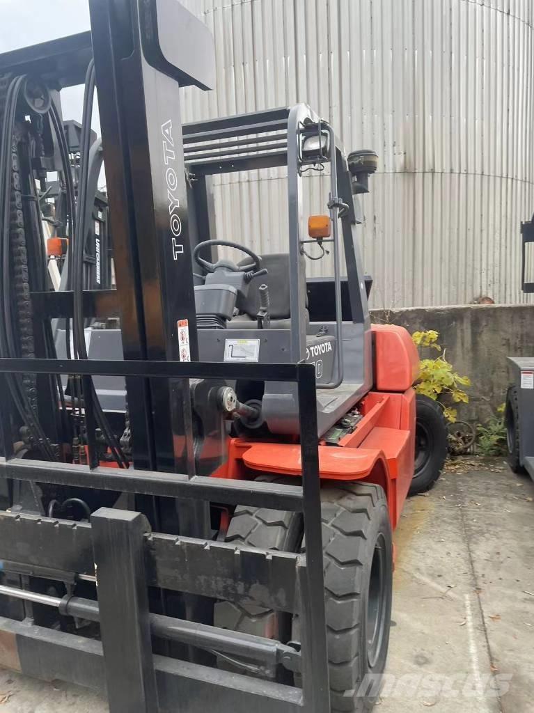 Toyota 7 Ton Diesel Trucker