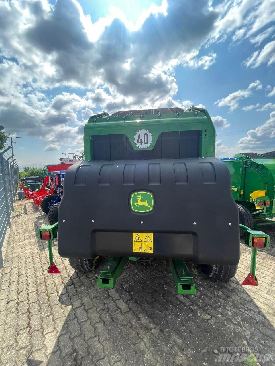 John Deere V451G Rundballepresser