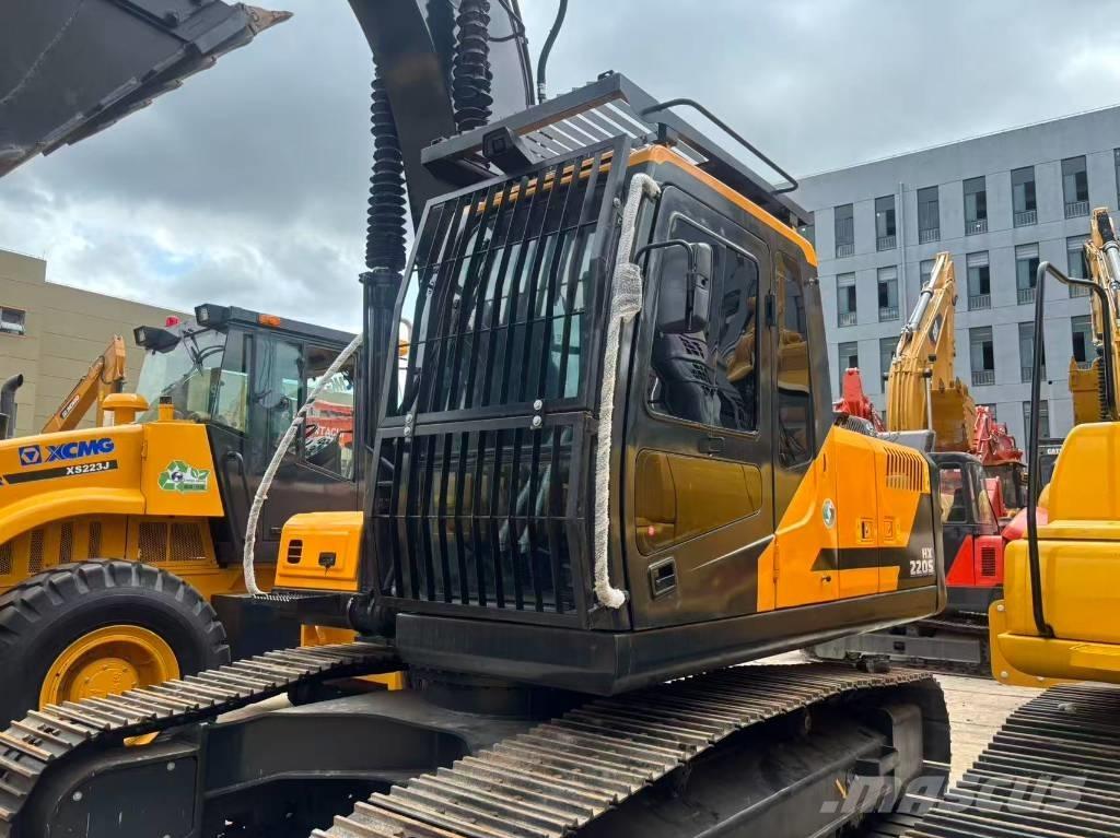 Hyundai HX 220 Beltegraver