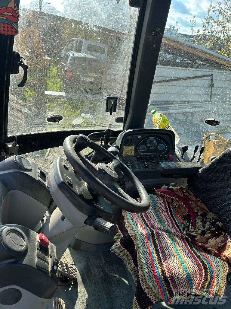 CAT 422 E Traktorgravere