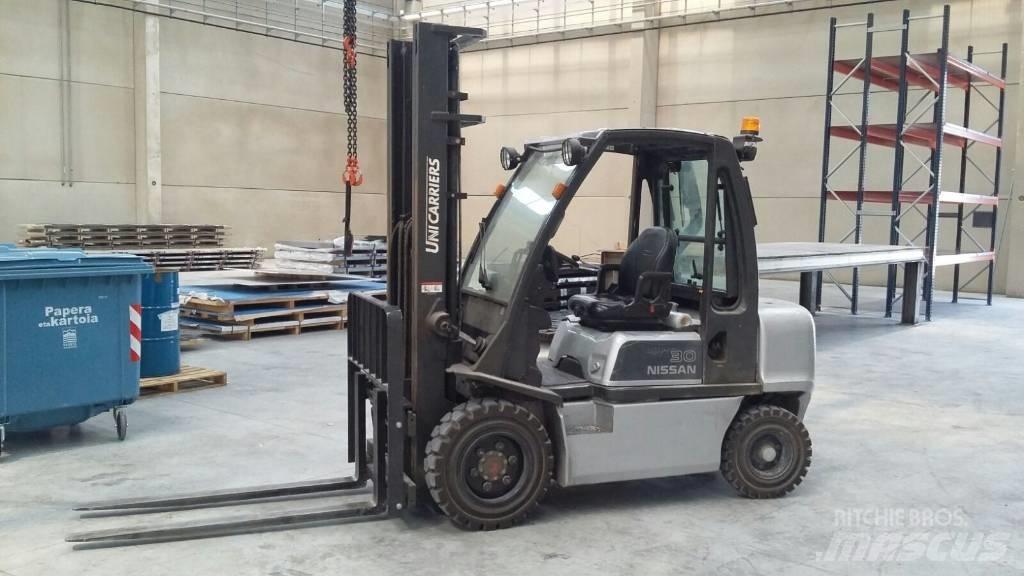 Nissan FGD02A30Q Diesel Trucker