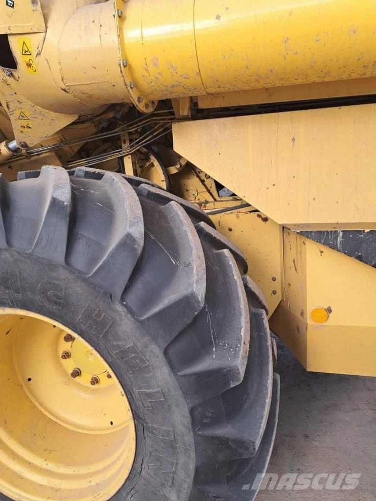 New Holland TX 66 Skurtreskere