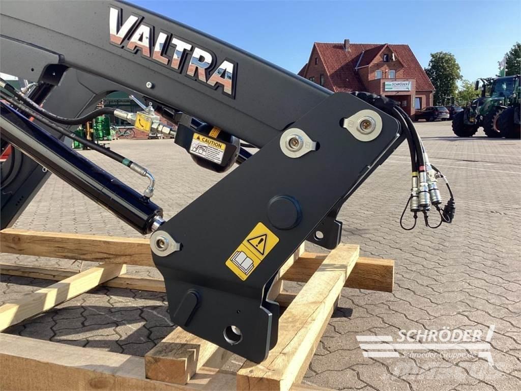 Valtra X36 DM Frontlastere og graveredskap