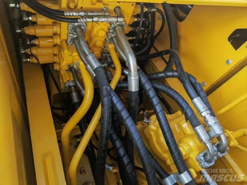 Komatsu 200-8 Beltegraver