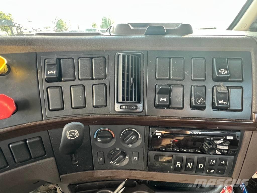 Volvo VNL 42 T300 Trekkvogner