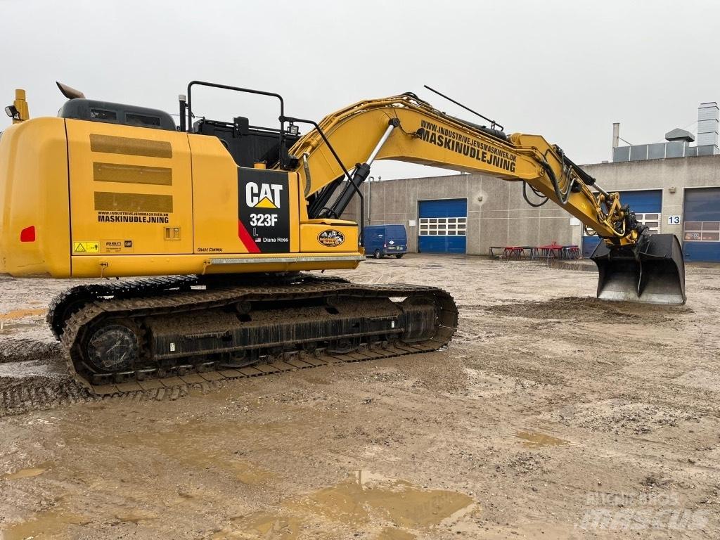 CAT 323 F L Beltegraver