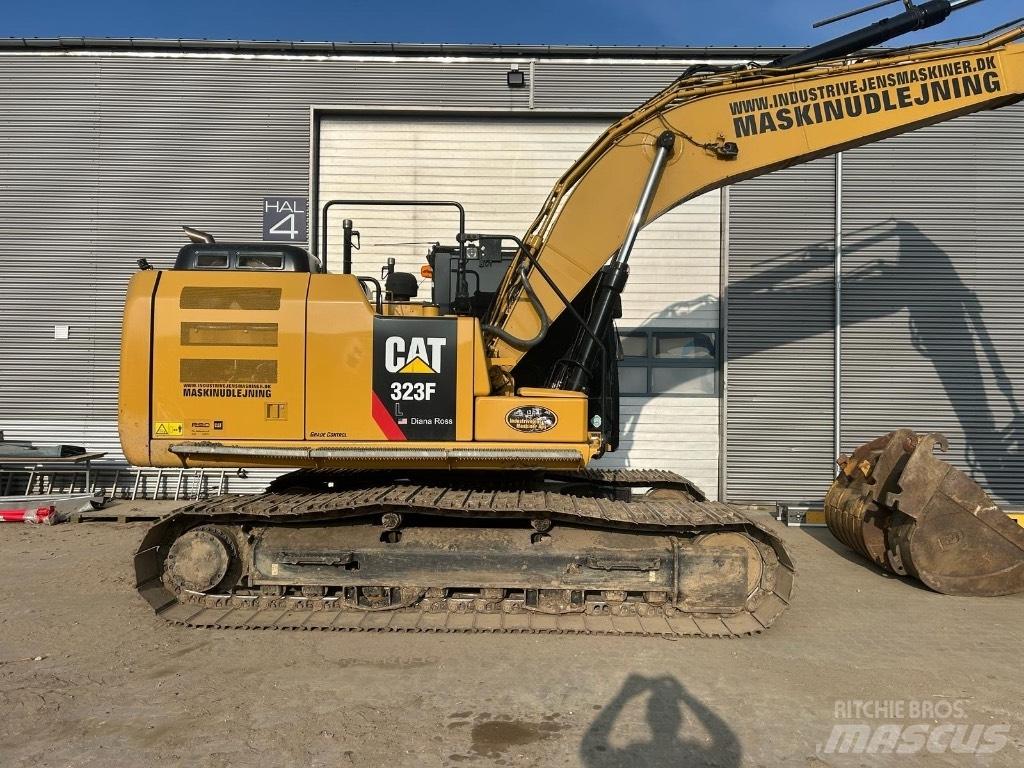 CAT 323 F L Beltegraver