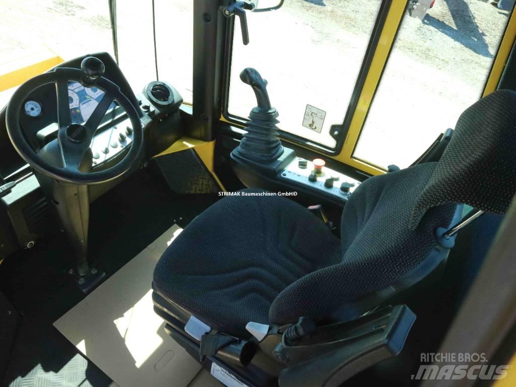 Bomag BW 213 D H-4 i Hjullaster til komprimering