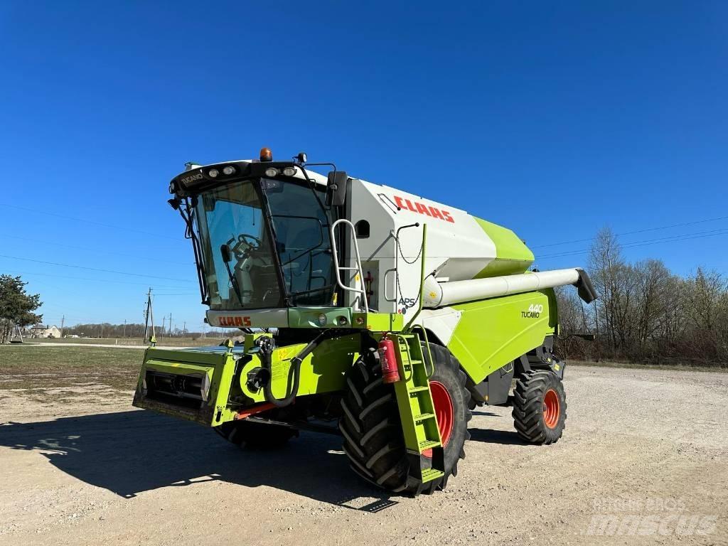 CLAAS Tucano 440 Skurtreskere