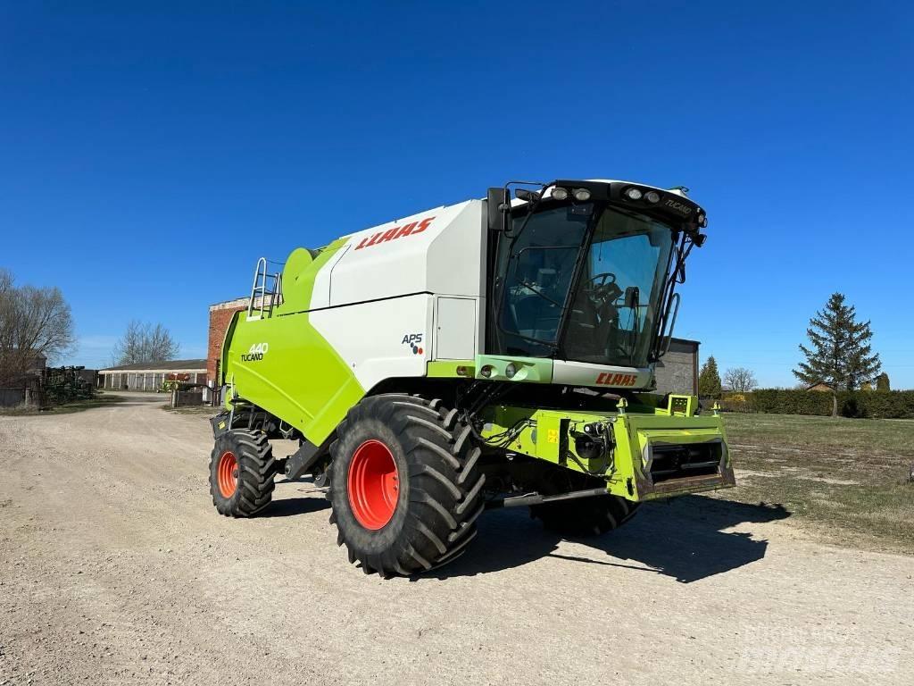 CLAAS Tucano 440 Skurtreskere