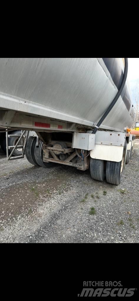 Remtec 4 AXLES Tanktrailere