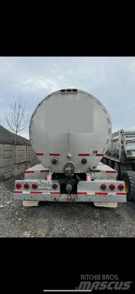 Remtec 4 AXLES Tanktrailere