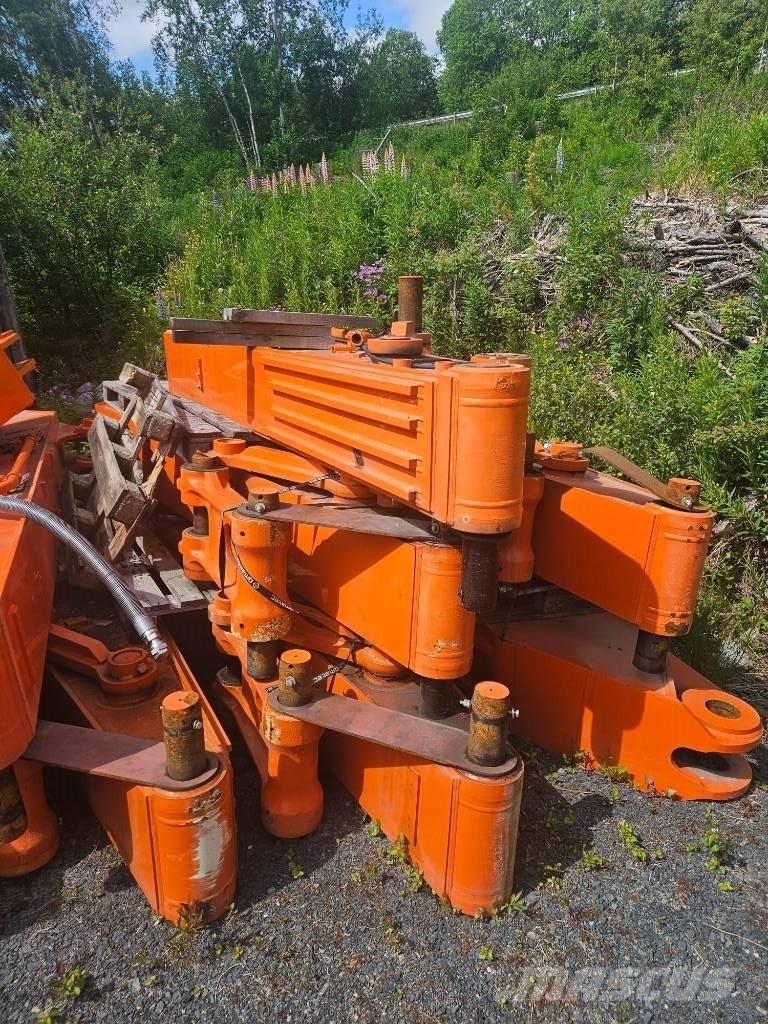 Hitachi ZX 350 LC-7 Bommer og stikker