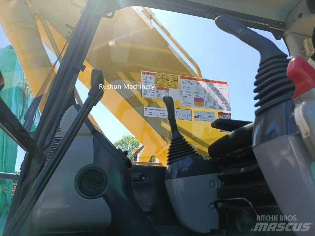 Komatsu PC 220-8 Beltegraver