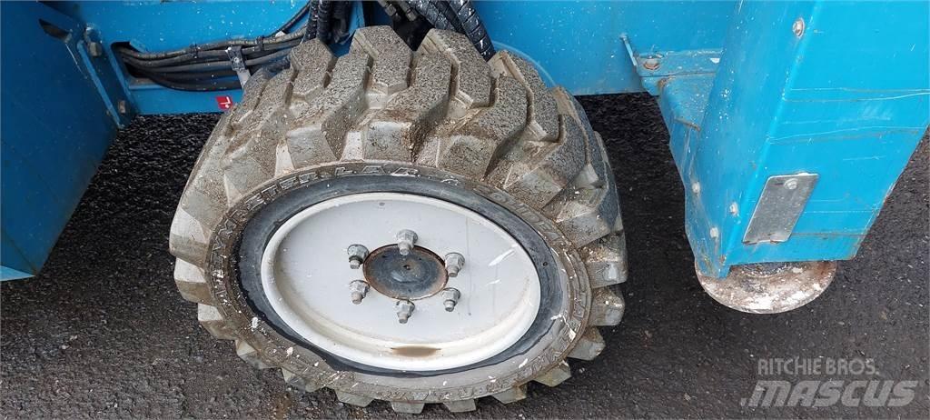  CX15, 4x4 Sakselifter