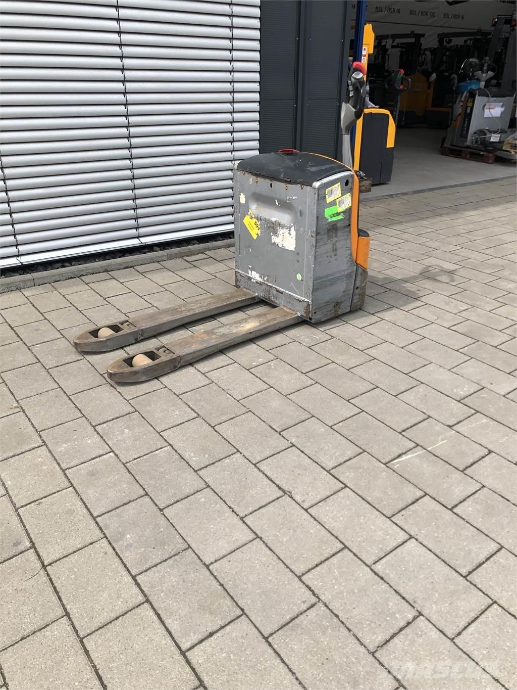 Still EXU16 Lavtløftende truck