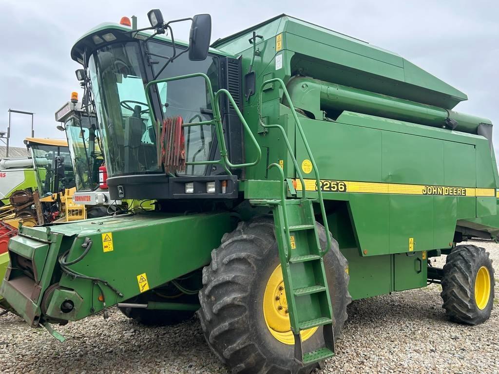 John Deere 2256 Skurtreskere