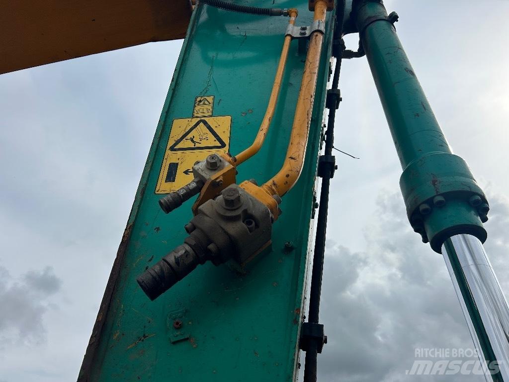 JCB 220X LC Beltegraver