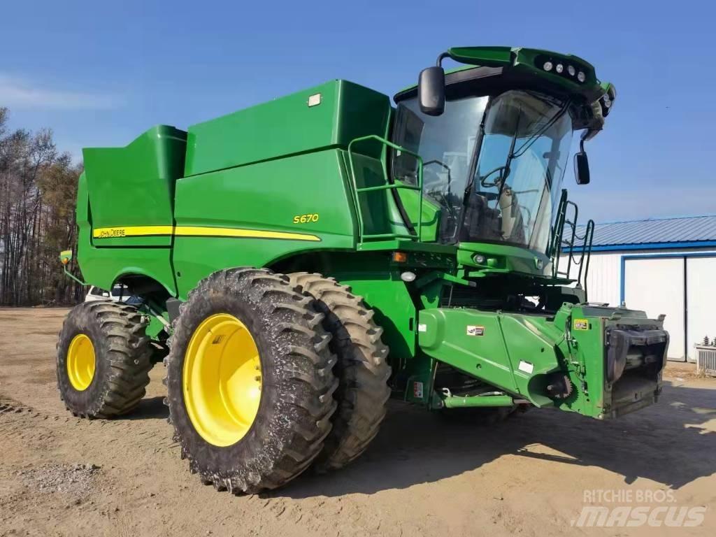 John Deere S670 Skurtreskere