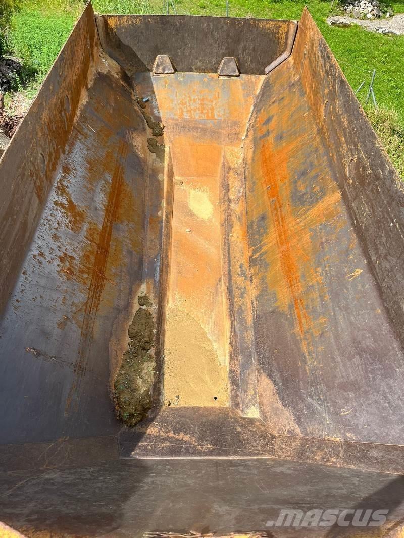 CAT 725 Rammestyrte Dumpere