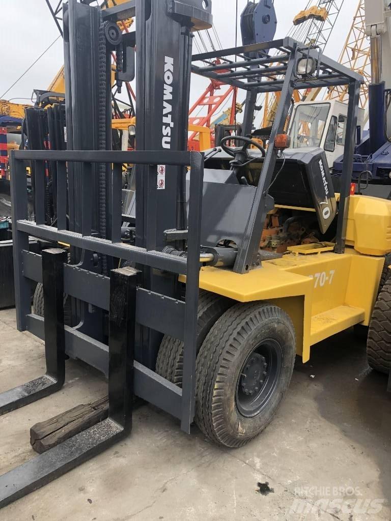 Komatsu 7 Ton Diesel Trucker