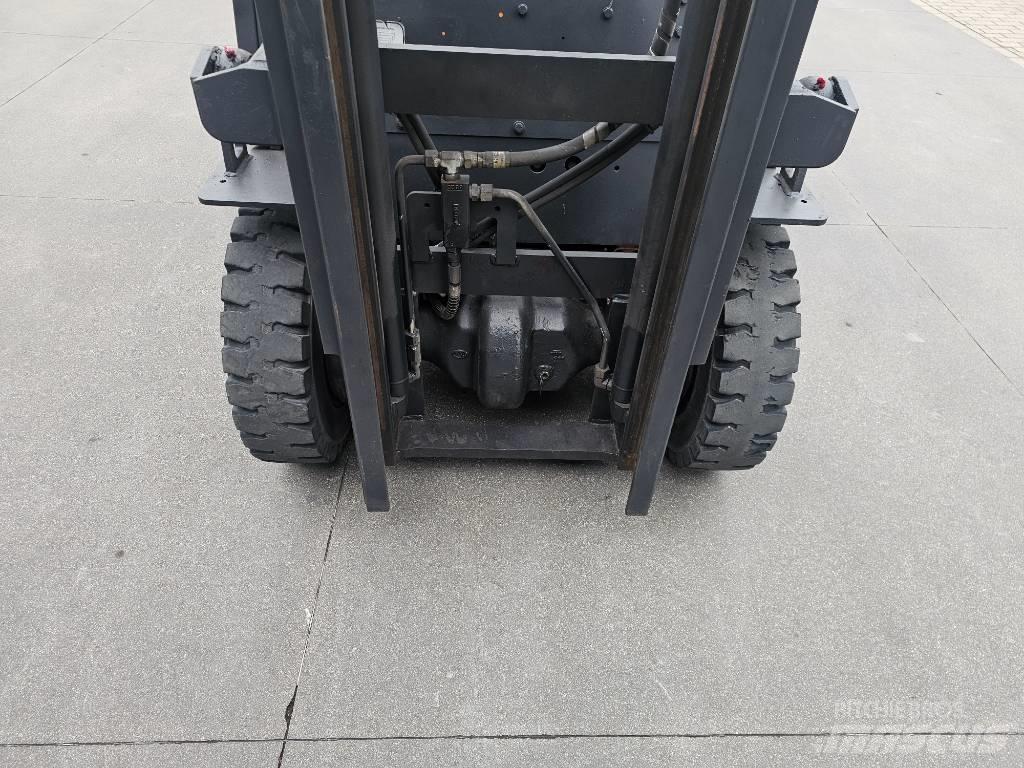Doosan D 25 G Diesel Trucker