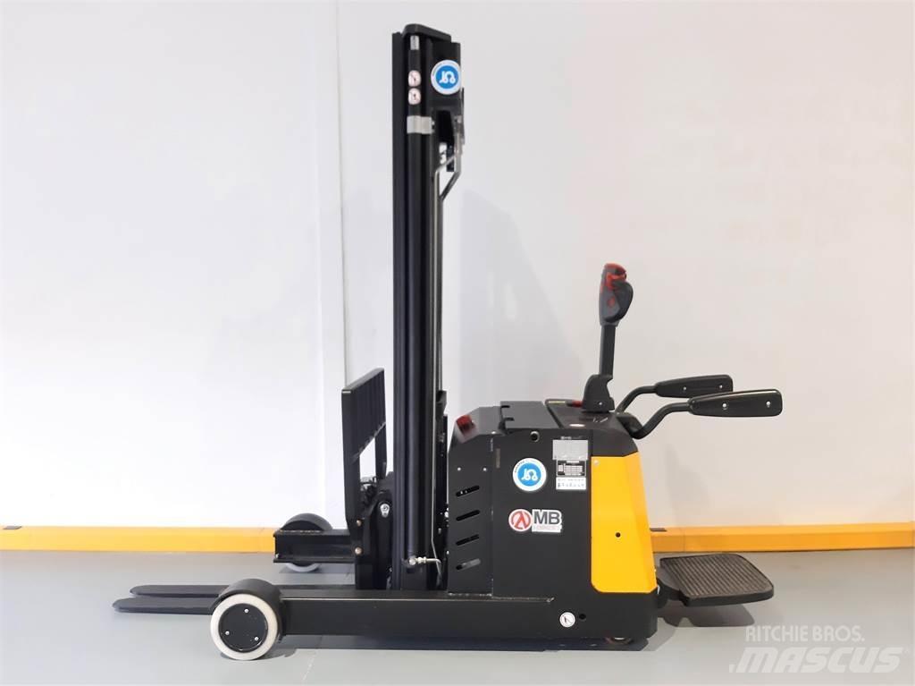  CQE15R Lavtløftende truck med platform