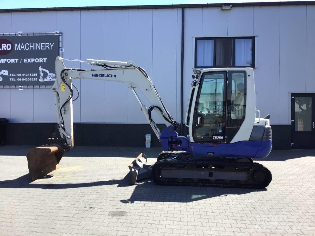 Takeuchi TB 250 Minigravere <7t