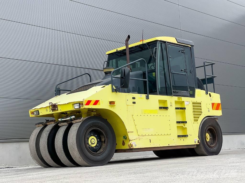 Ammann AP 240 Gummihjulsvalser