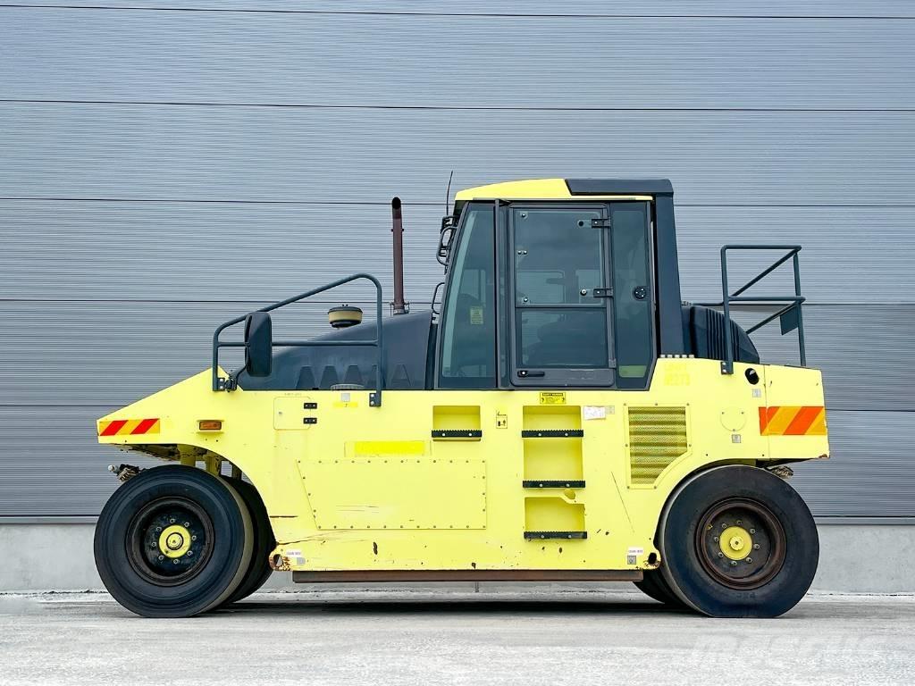 Ammann AP 240 Gummihjulsvalser