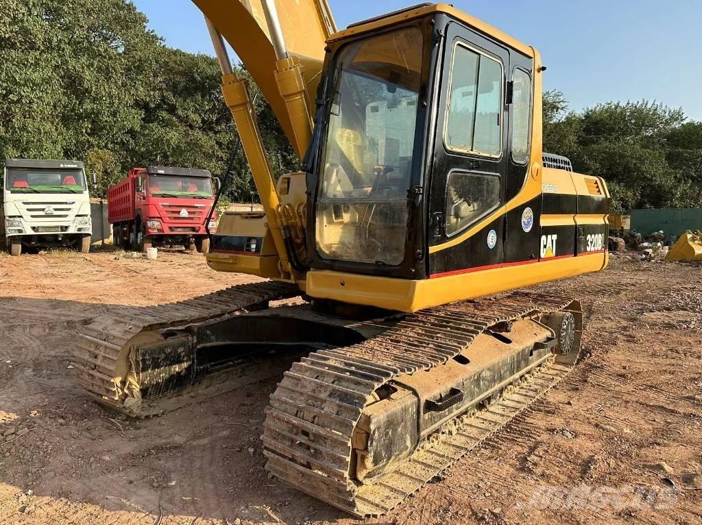 CAT 320 B Beltegraver