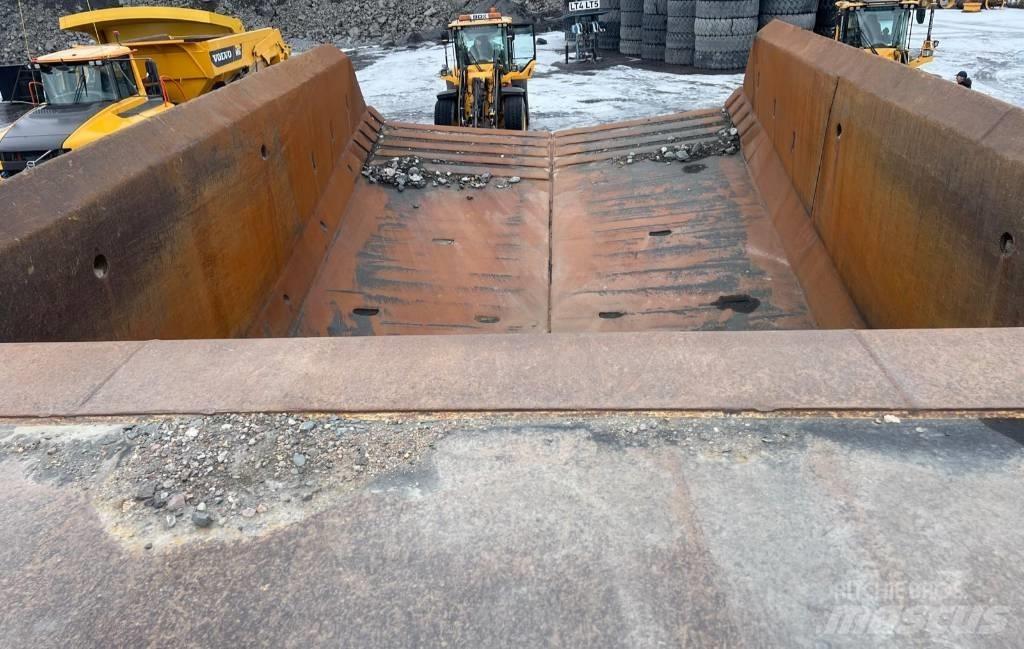 Komatsu 605-7 Tipptrucker