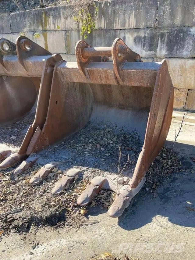 Komatsu PC 400 Beltegraver