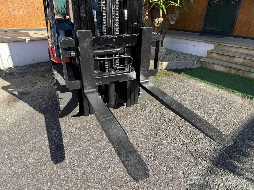 Manitou MI 35 D Diesel Trucker
