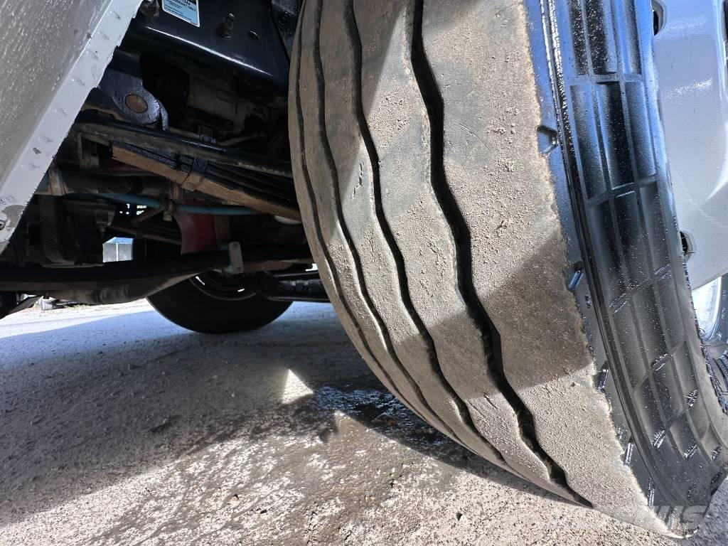 Mack LEU 613 Renovasjonsbil