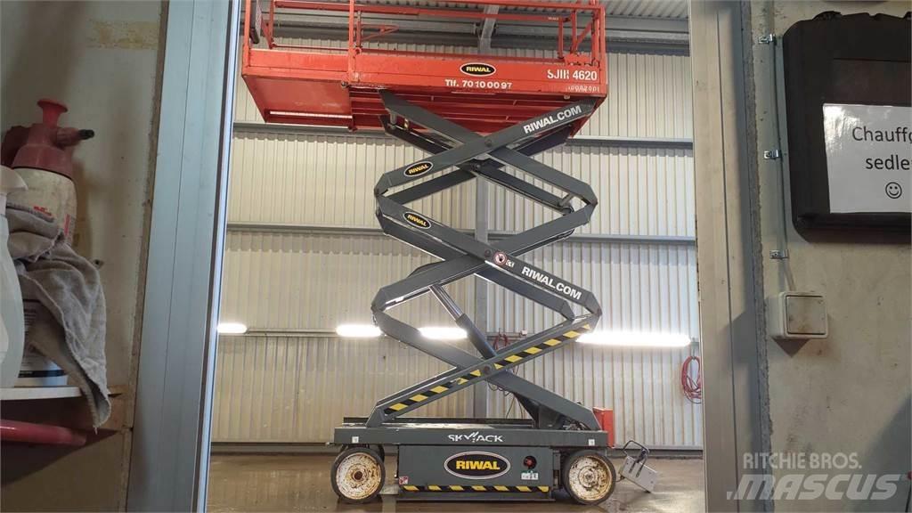 SkyJack SJIII4620 Sakselifter