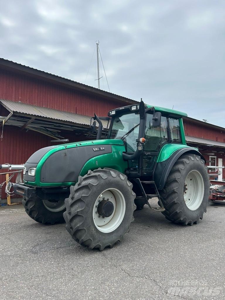 Valtra T 150 Traktorer