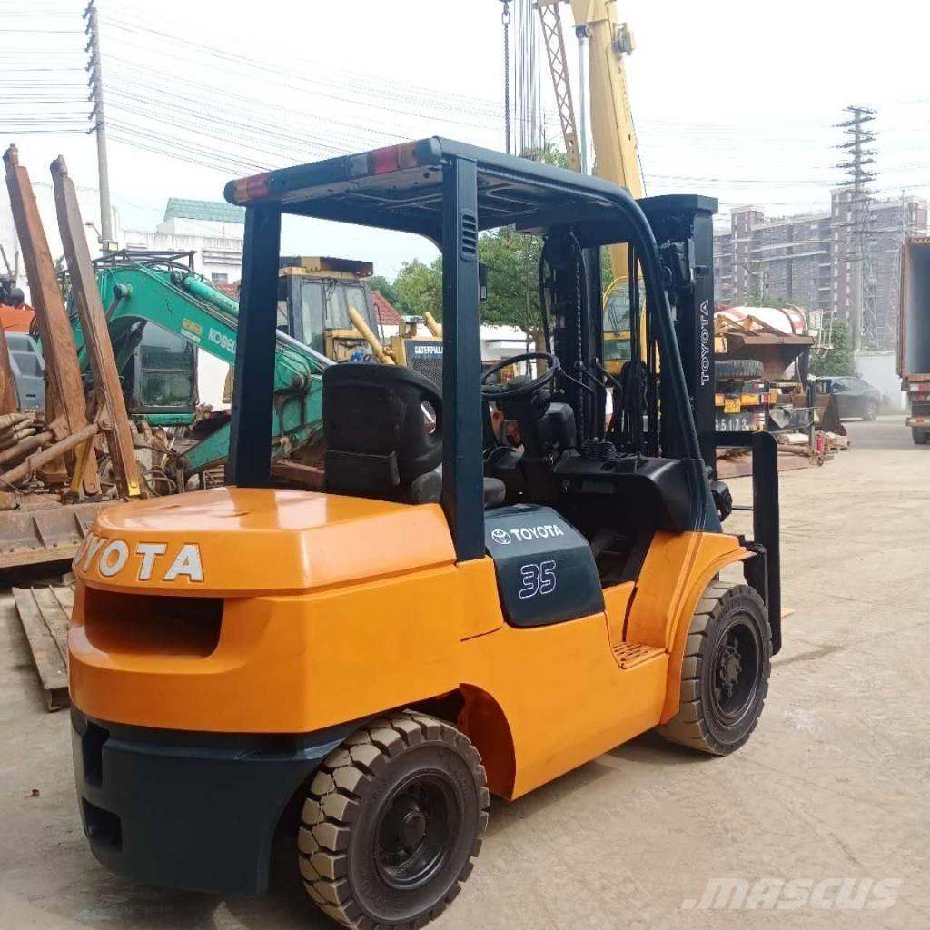 Toyota FD 35 Diesel Trucker