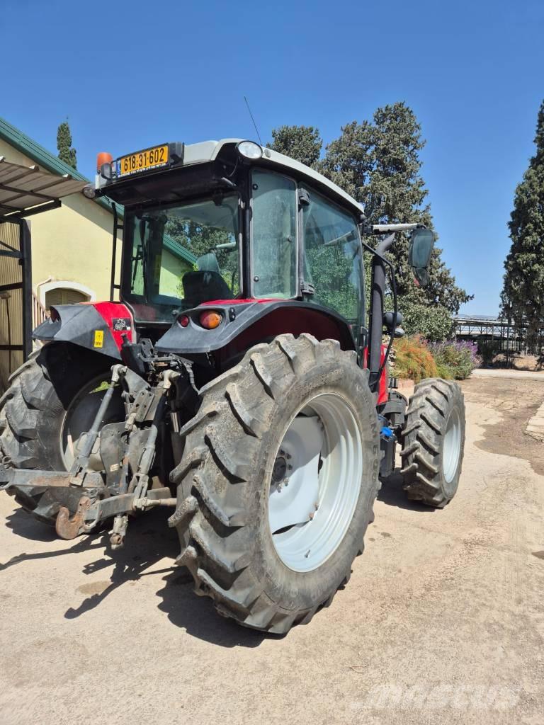 Massey Ferguson 5713 Traktorer