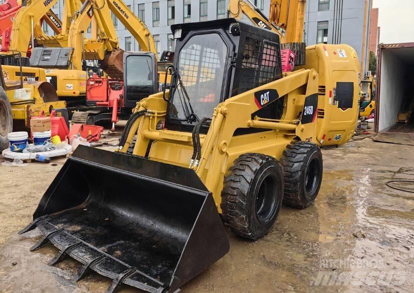CAT 246D Kompaktlastere
