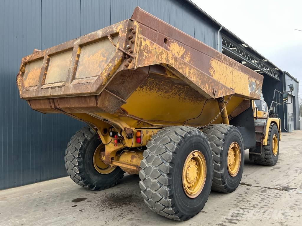 CAT 730 Rammestyrte Dumpere