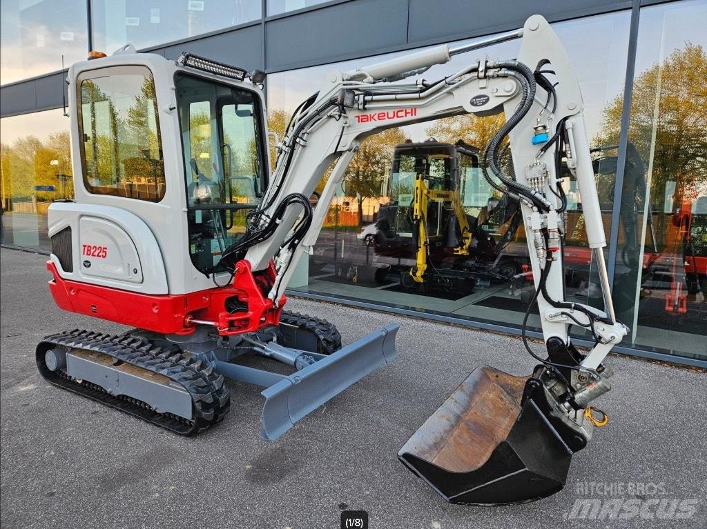 Takeuchi TB 225 Minigravere <7t