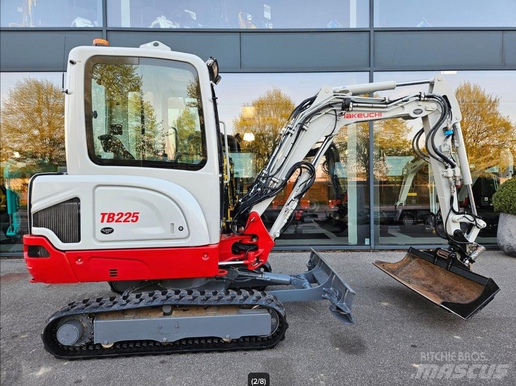 Takeuchi TB 225 Minigravere <7t