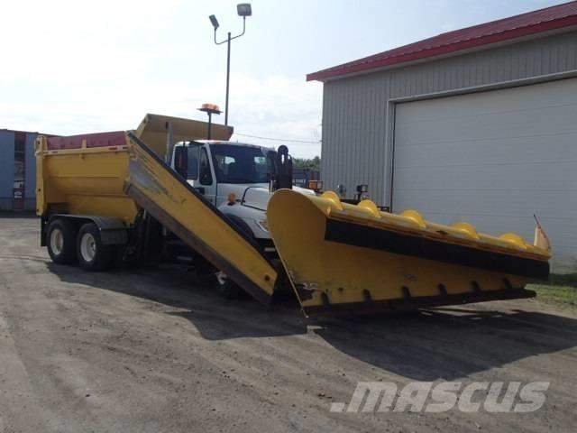 International 7400 Snøploger- og skjær
