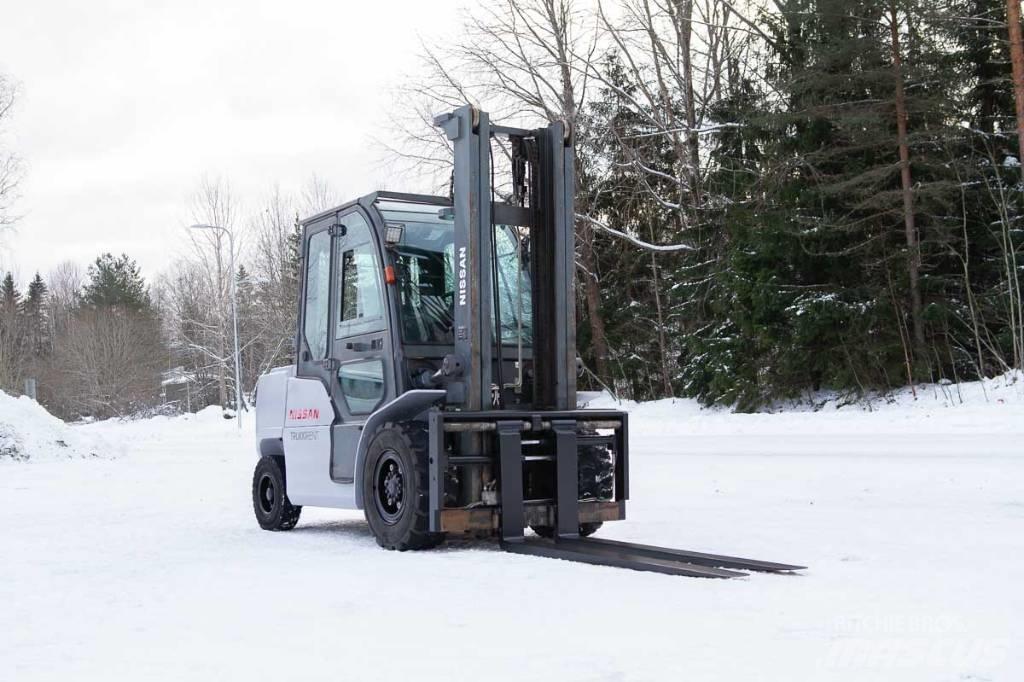 Nissan WG1F4A50Y Diesel Trucker